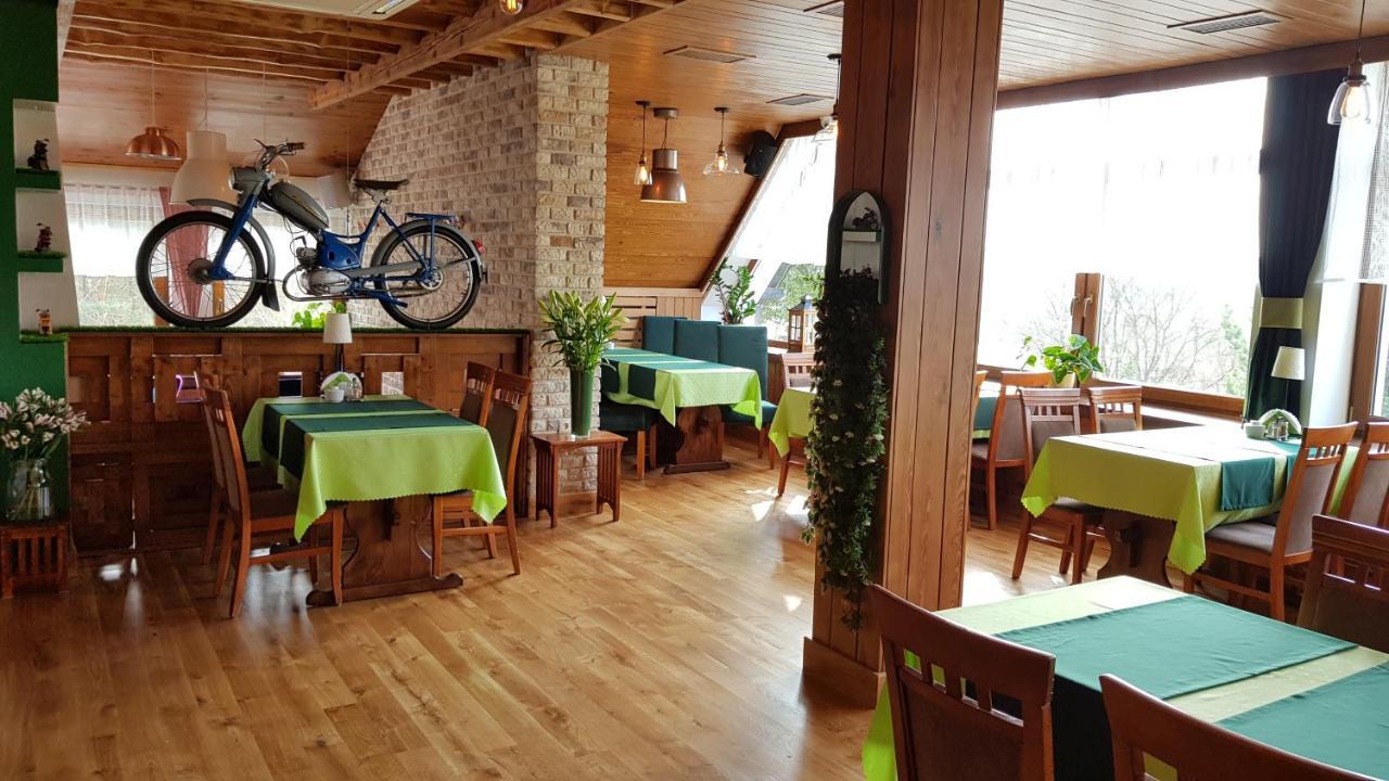 Zajazd Gniewko Mala Karczma Exterior foto